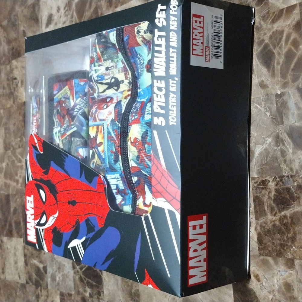 Marvel 3 Piece Toiletry Set